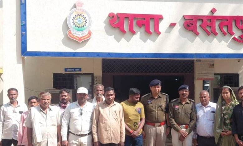 राजनांदगांव : बसंतपुर पुलिस की पहल से 4 साल बाद परिवार की समाज में वापसी