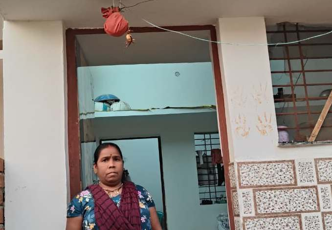 CG : साय सरकार की संवेदनशील पहल से बदली जिंदगी : कच्चे घर से पक्के आशियाने तक पहुंचीं गायत्री बाई