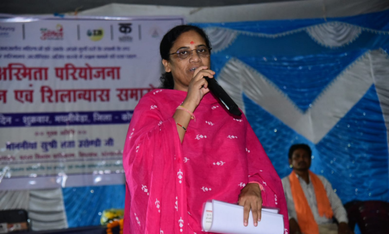 CG : विधायक ने ग्राम मथनीबेड़ा में 'अस्मिता परियोजना' का शुभारंभ