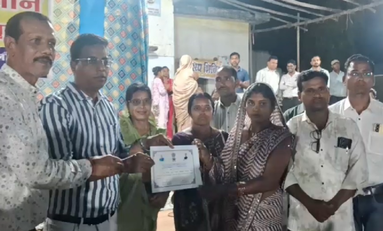 CG : बिलाईगढ़ में रात्रिकालीन चौपाल, ग्रामीणों ने कलेक्टर को बताई समस्याएं…