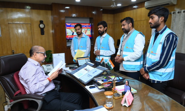 CG : राज्यपाल डेका से फिल परमार्थ आश्रम के संस्थापक ने की भेंट