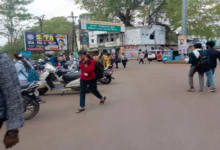 राजनांदगांव : कॉलेज के सामने बेतरतीब पार्किंग होने से जाम, लोग हो रहे हैं परेशान…