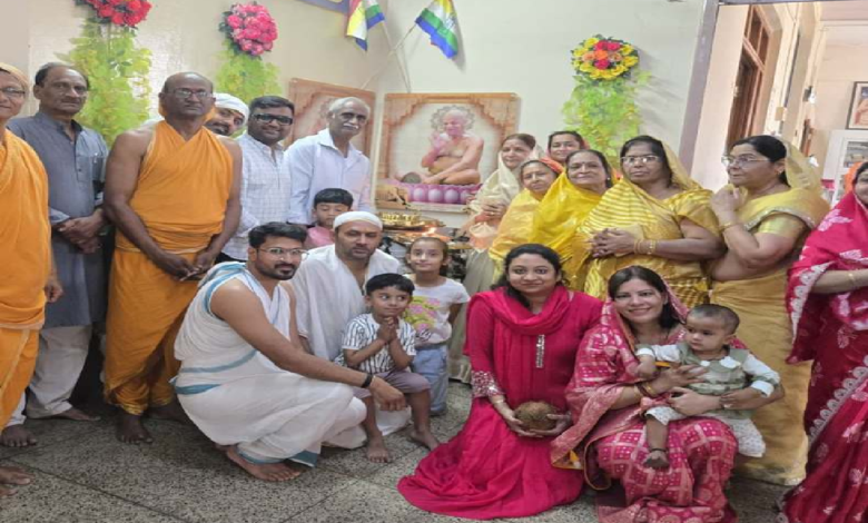 CG : आदिनाथ दिगंबर जैन बड़ा मंदिर में आचार्य विद्यासागर के ‘चरण कमल’ की स्थापना…