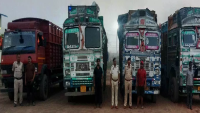 CG : 5 वाहनों से 21 लाख का अवैध कबाड़ जब्त, गाड़ी मालिक फरार …