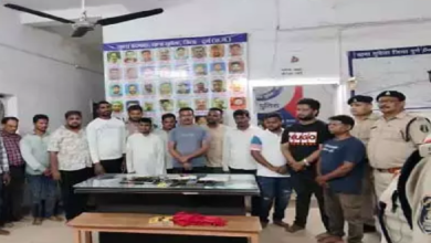 CG : 15 जुआरी गिरफ्तार, डेढ़ लाख कैश और दर्जनों मोबाइल जब्त …