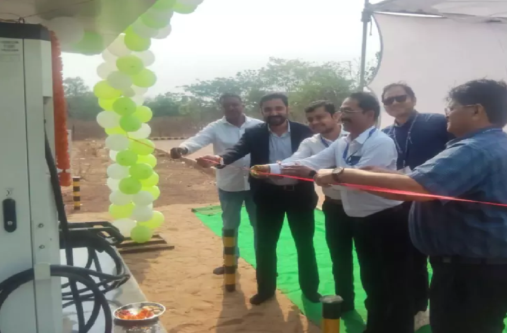 CG : रायपुर एयरपोर्ट में EV चार्जिंग स्टेशन का उद्घाटन …