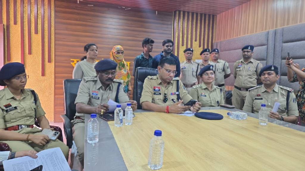 राजनांदगांव : पुलिस की बड़ी कार्रवाई 9 किलो से अधिक गांजा जब्त, 3 आरोपी गिरफ्तार …