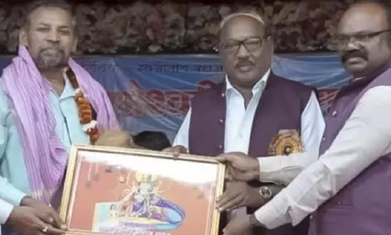 CG : अंकुश देवांगन का पाटन देवांगन समाज में सम्मान …