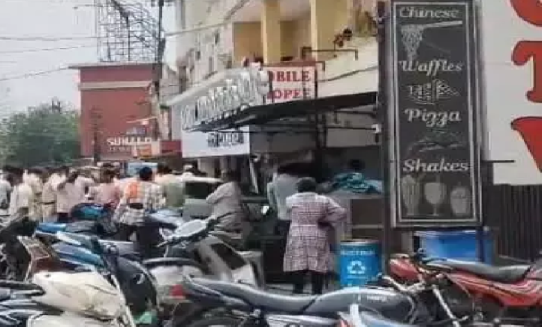 CG : तेज रफ्तार कार मोबाइल शॉप में जा घुसी, कोरबा में बड़ा हादसा …