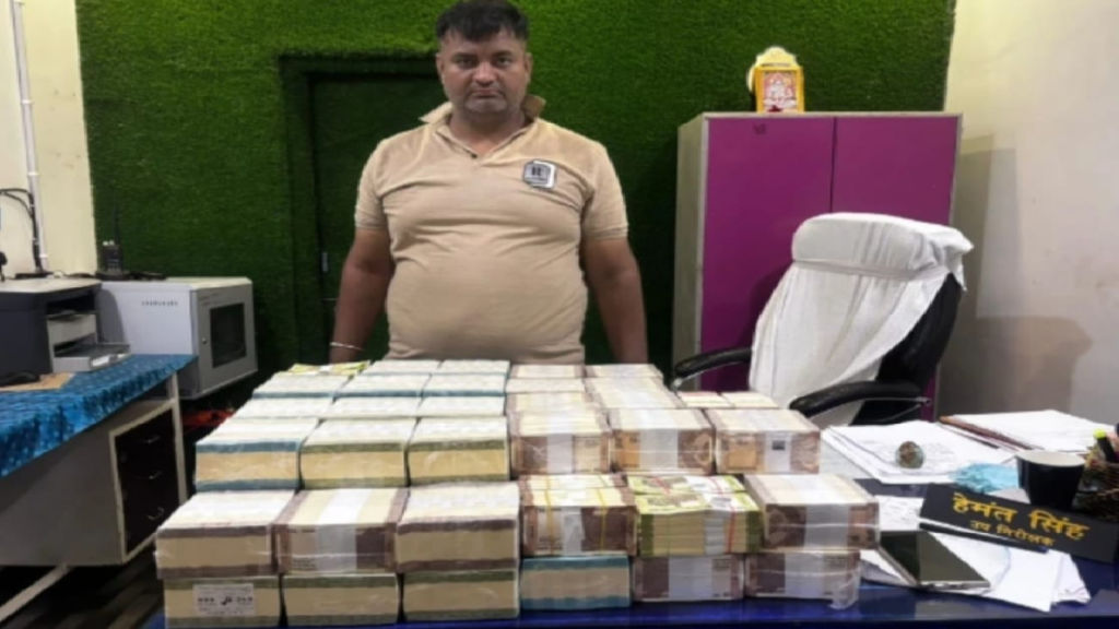 CG : टेंगनमाड़ा स्टेशन के पास सूटकेस में मिला 17 लाख कैश, युवक हिरासत में …