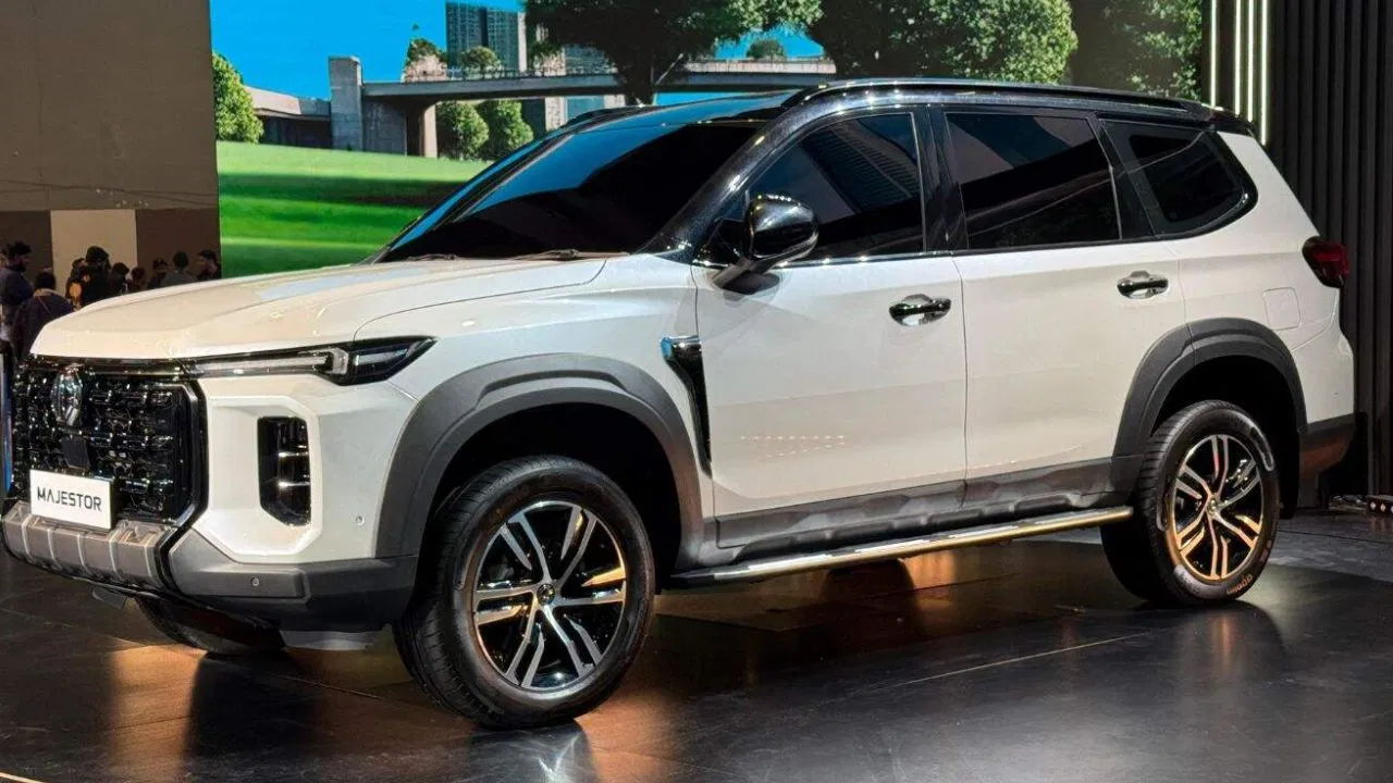 MG Majestor SUV Car