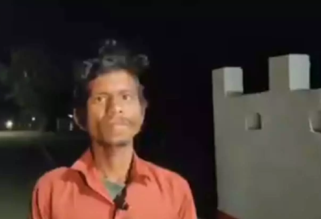 CG : तार चोरी के आरोप में किया बेइज्जत, युवक को गंजा कर गली में घुमाया …