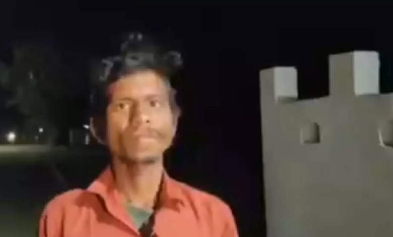 CG : तार चोरी के आरोप में किया बेइज्जत, युवक को गंजा कर गली में घुमाया …