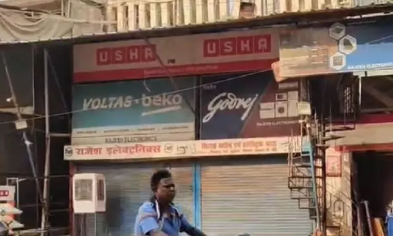 CG : पखांजूर में दुकानें बंद, घरों पर चलाए गए बुलडोजर की कार्रवाई का विरोध …