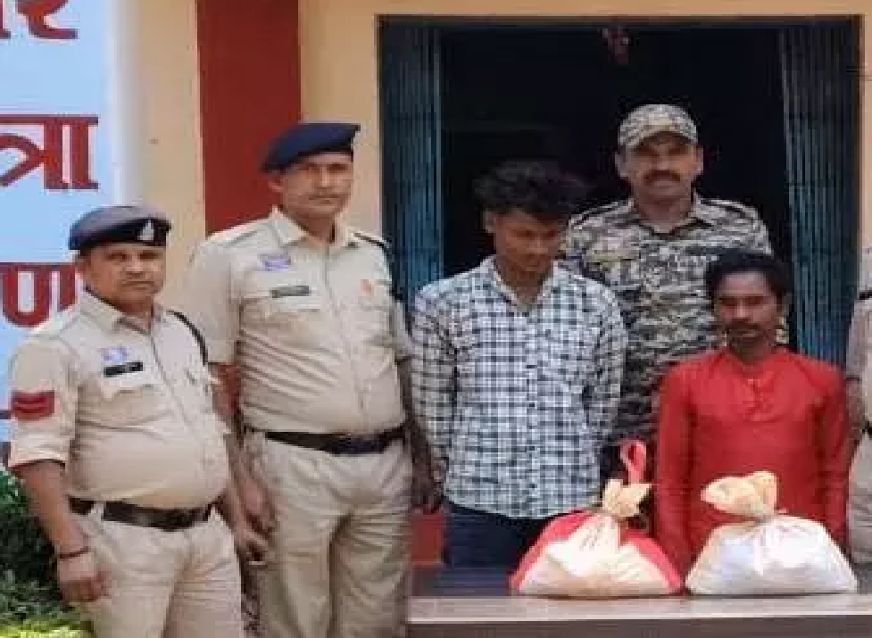 CG : पुलिस की एक और कार्यवाही, महुआ शराब बेचते दो आरोपी रंगे हाथ गिरफ्तार …