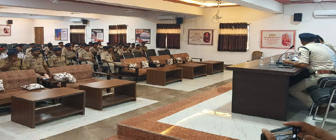 CG : बिलासपुर में यातायात व्यवस्था सख्त, नियम तोड़ने वालों पर कड़ी कार्रवाई के निर्देश …