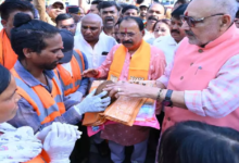 CG : रायपुर में सफाई कर्मियों से मिले केंद्रीय मंत्री गिरिराज सिंह, डॉ भीमराव अंबेडकर की प्रतिमा पर किया माल्यापर्ण …