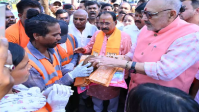 CG : रायपुर में सफाई कर्मियों से मिले केंद्रीय मंत्री गिरिराज सिंह, डॉ भीमराव अंबेडकर की प्रतिमा पर किया माल्यापर्ण …
